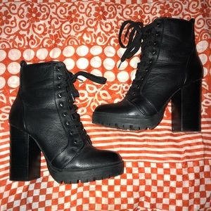 Steve Madden BLACK Laurie Platform Bootie